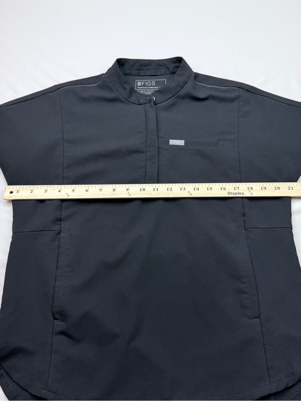 FIGS Montex Classic Scrub Top - Picture 4 of 10